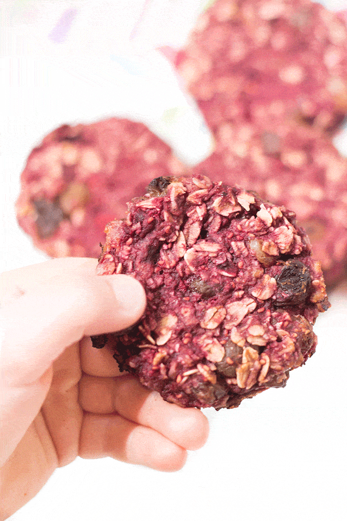 Raspberry banana cookies (only 4 ingredients) no refined sugar and sweetened only with fruit. A healthy snack for kids and great for BLW (baby led weaning) A perfect recipe to get your kids cooking. 