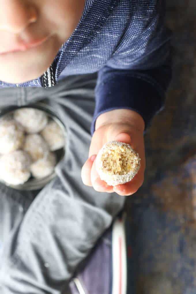 Tropical oat balls a great kids snack made from pats, linseed, pineapple, coconut, ginger and apricot. A great finger food for kids. Suitable for the lunchbox. Nut free, dairy free. Toddler approved