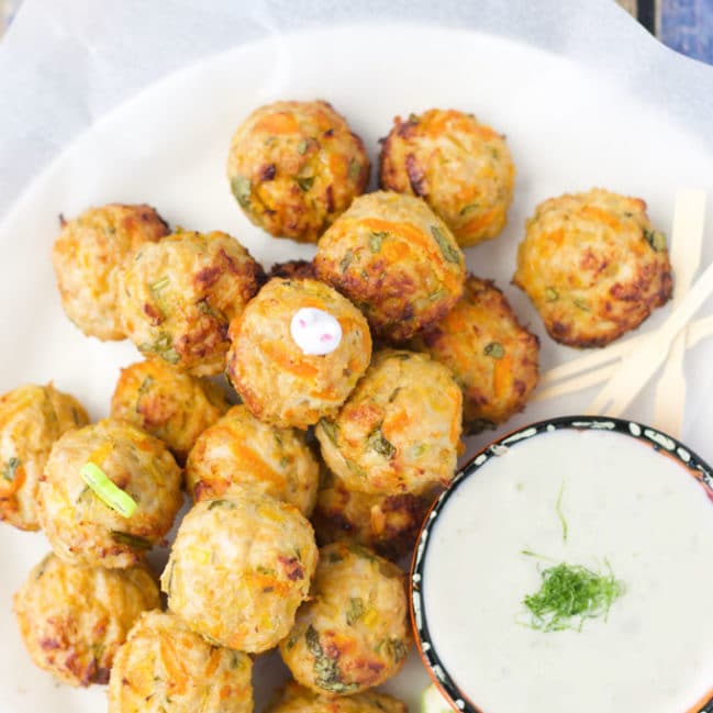 Chicken meatballs with a lemongrass and ginger dip are a great finger food for babies / kids. Enjoy as part of a meal or pack into the lunchbox.