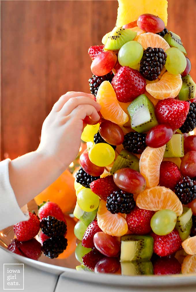 Árbol de Navidad hecho con fruta