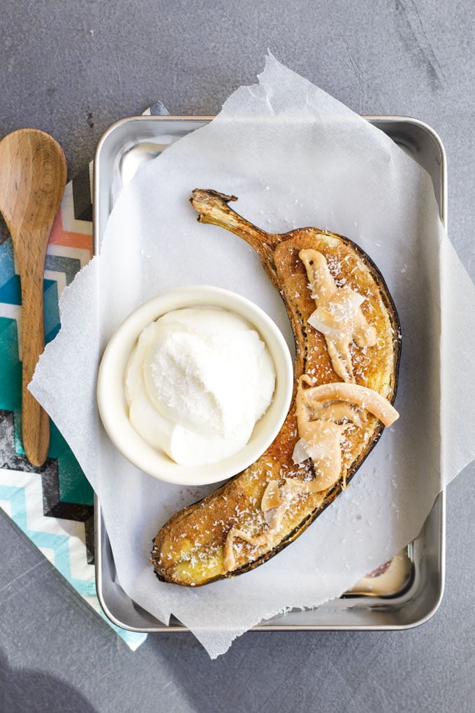 baked banana with yoghurt